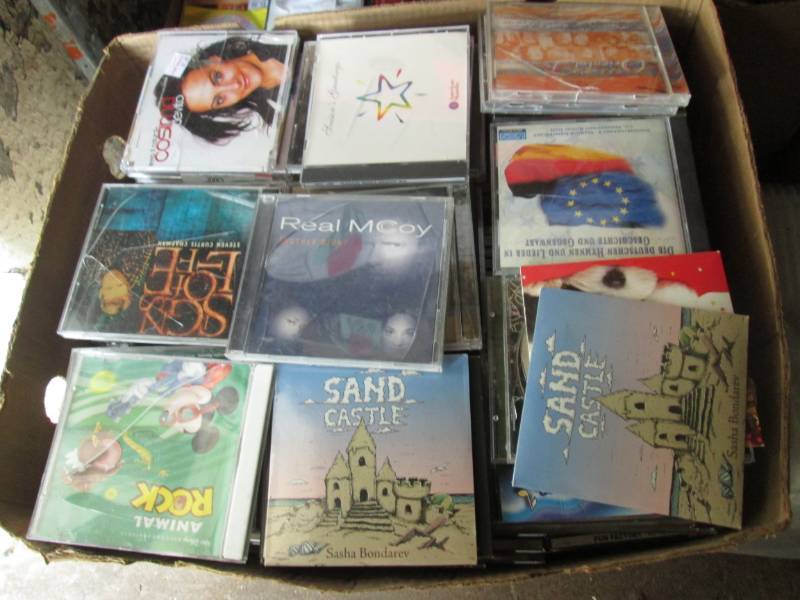 lot 186 image: Box of Assorted CDs  CLR...