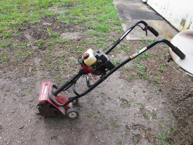 lot 213 image: Yard Machines 31cc Yard & Garden Cu...