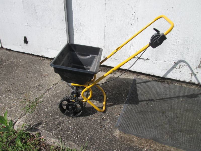 lot 222 image: Yard Works Lawn Seed Spreader  RED...