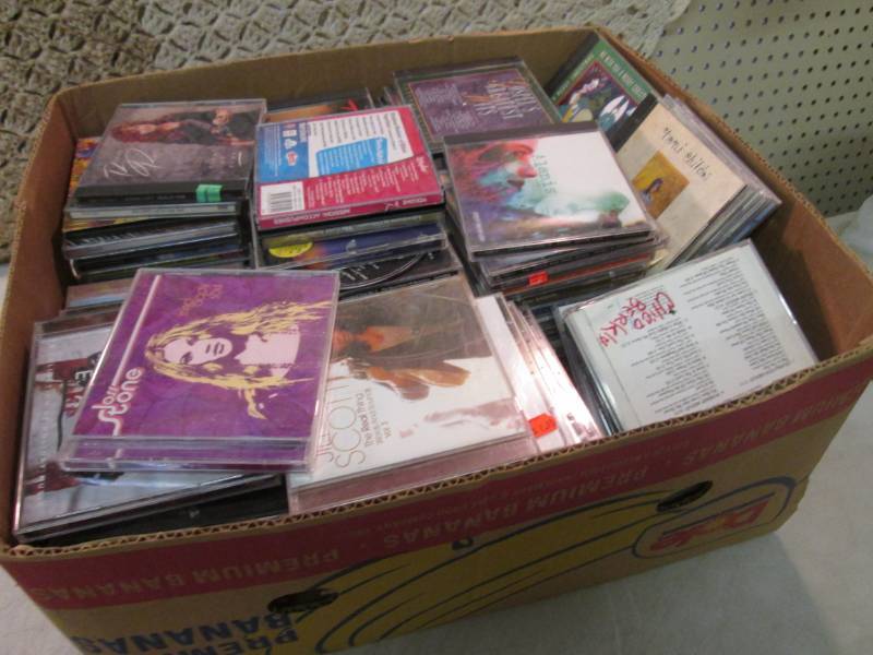 lot 231 image: Box Full of CDs  C-2...