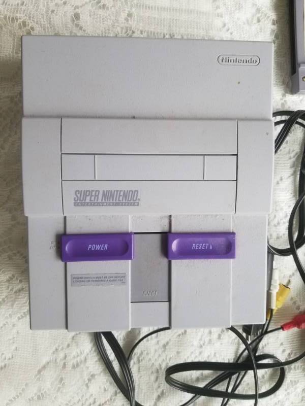 lot 23 image: Super Nintendo Entertainment System Lot