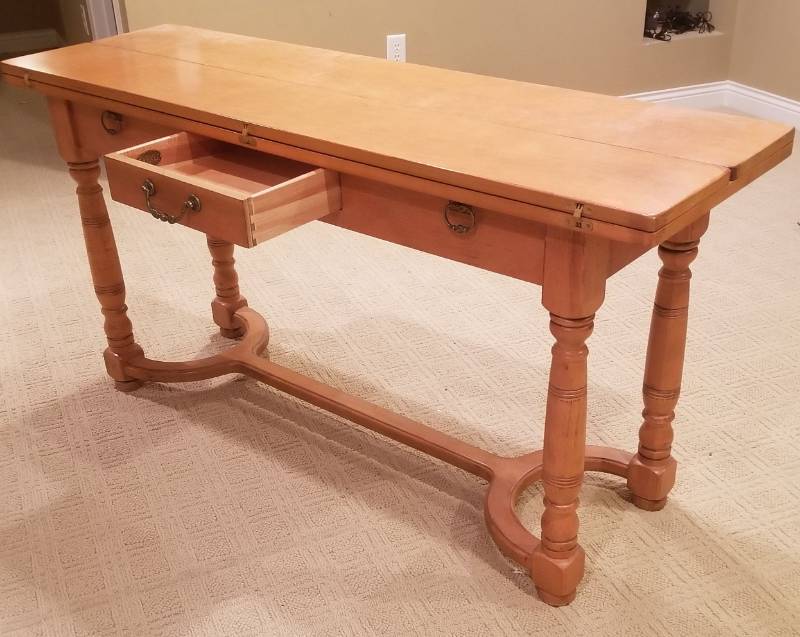 lot 20 image: Drexel Folding Leaf Buffet Library Table