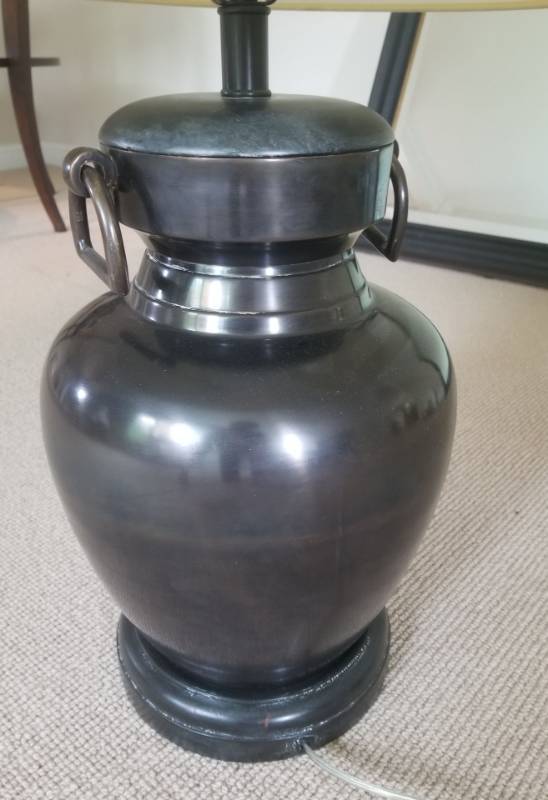 lot 14 image: Stirup Handled Bronze Table Lamp