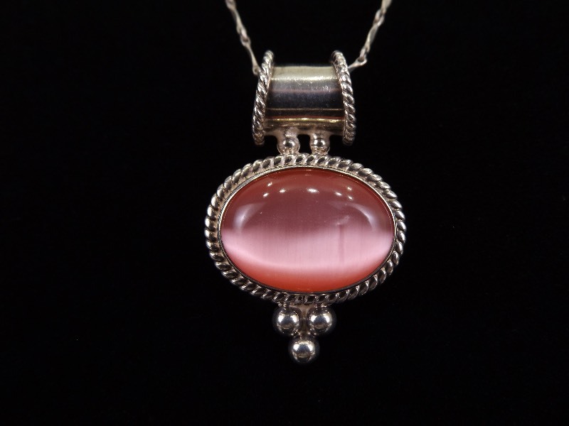 lot 2 image: .925 Sterling Silver Large Pink&nbspChrysoberyl Cats Eye Cabochon Pendant Necklace