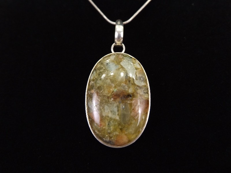 lot 12 image: .925 Sterling Silver Green Moss Agate Cabochon Pendant Necklace
