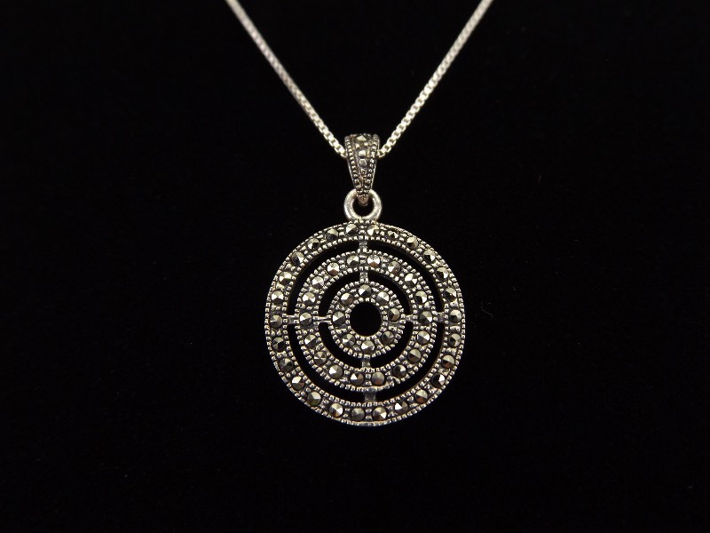 lot 20 image: .925 Sterling Silver Art Nouveau Circle of Protection Pendant Necklace