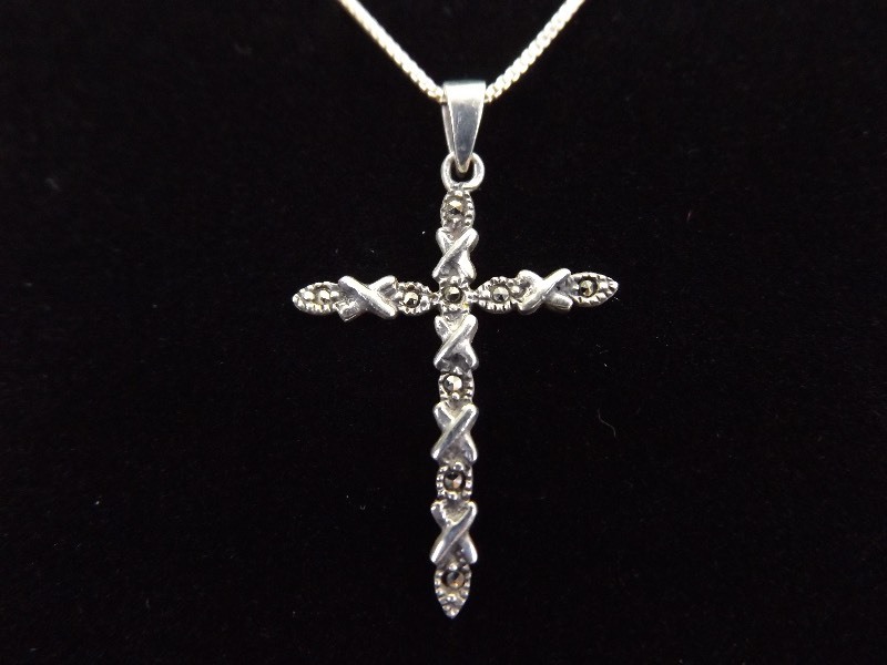 lot 22 image: .925 Sterling Silver Art Nouveau Cross Pendant Necklace