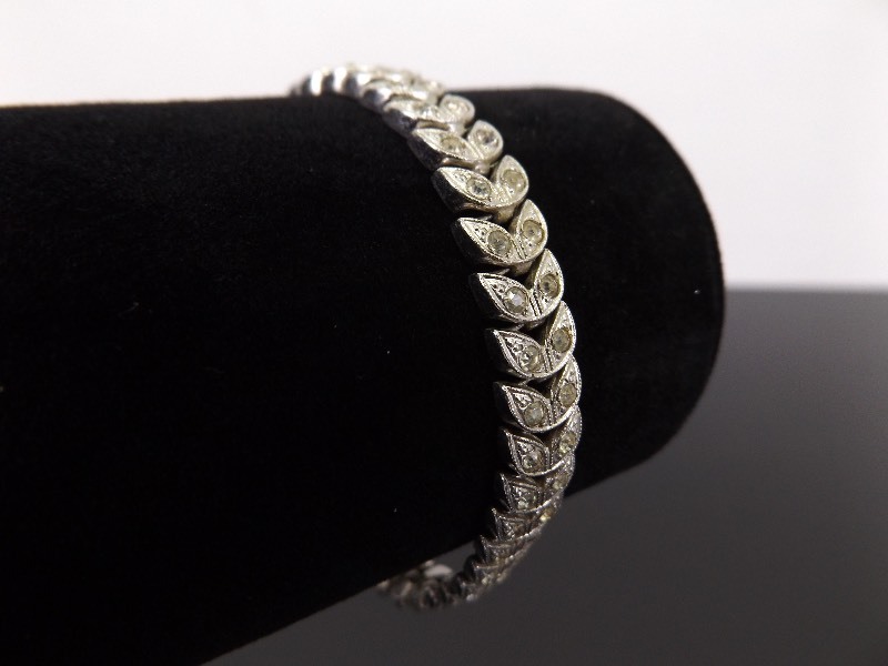 lot 27 image: .925 Sterling Silver Art Nouveau Crystal Leaf Bracelet