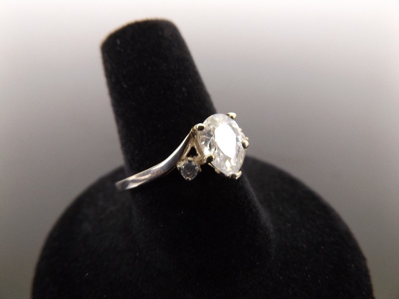 lot 51 image: .925 Sterling Silver Crystal Pear Cut Ring Size 9