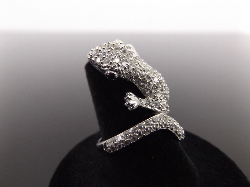 lot 54 image: .925 Sterling Silver Crystal Gecko Ring Size 8