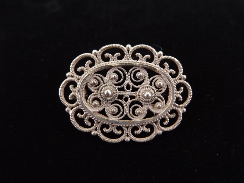 lot 63 image: .925 Sterling Silver Antique Art Nouveau Brooch