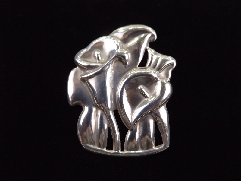 lot 67 image: .925 Sterling Silver Larger Georgia Okeeffe Inspired Brooch