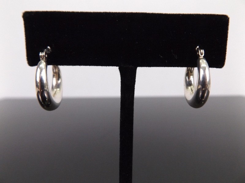 lot 99 image: .925 Sterling Silver Hoop Hook Clasp Earrings
