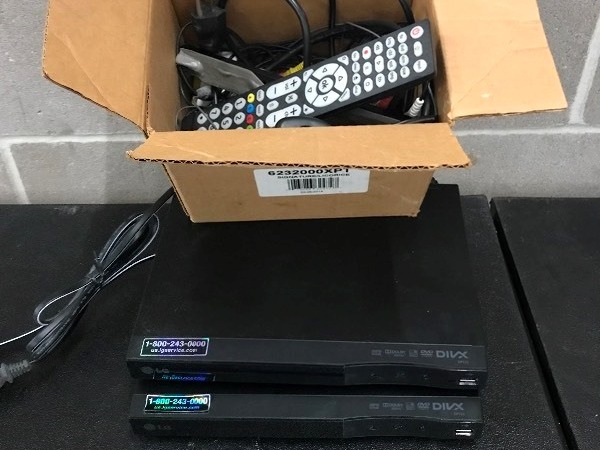 lot 7A image: (2) LG DVD Players