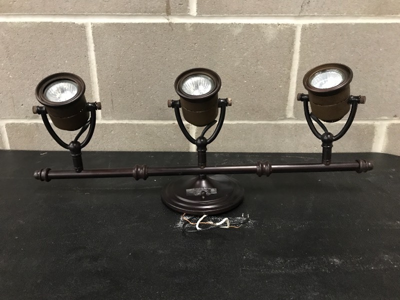 lot 44 image: (2) Track Ceiling Mount Lights