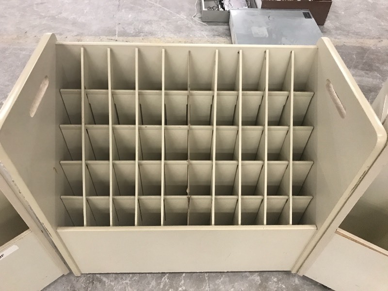 lot 60 image: Organizing Bins