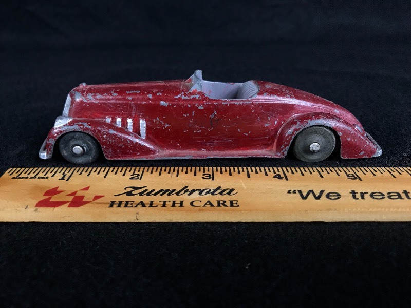 lot 13 image: Vintage TootsieToy Metal Car