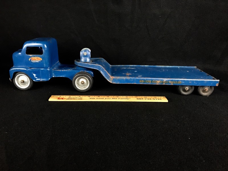 lot 22 image: Vintage Tonka Flat Bed Truck