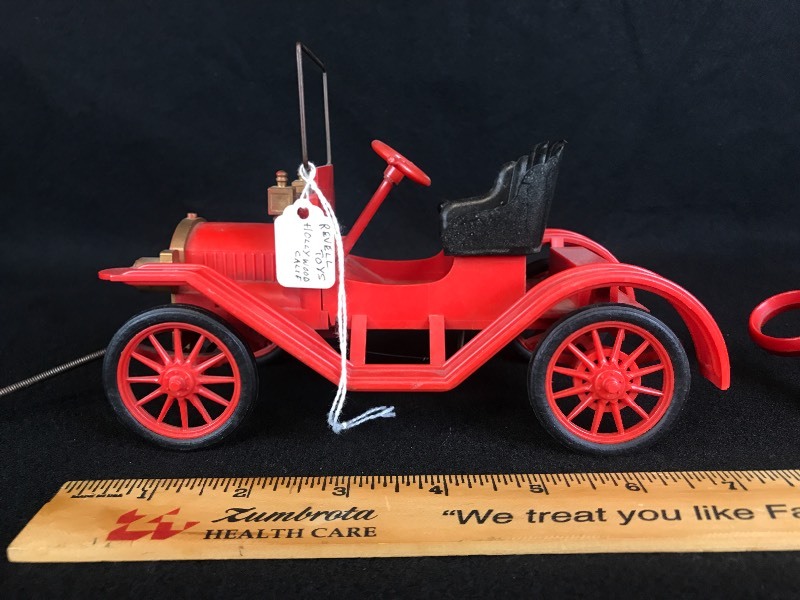 lot 24 image: Vintage Revell Car