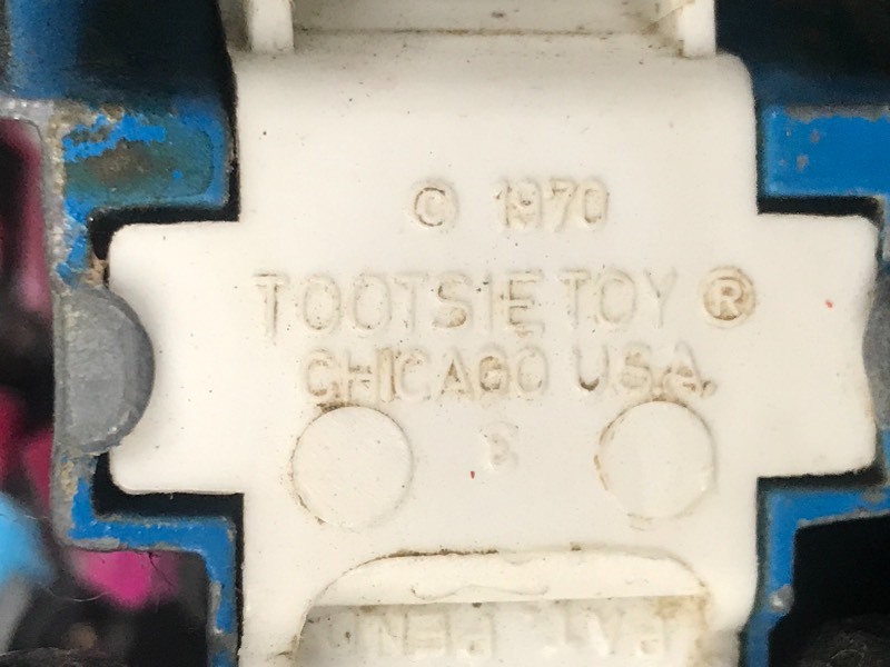 lot 32 image: Vintage TootsieToy Metal Cars