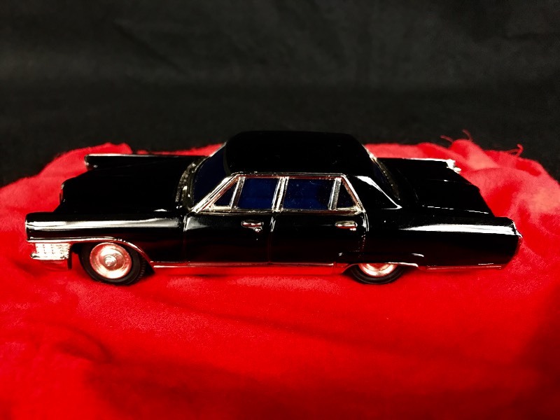 lot 44 image: Vintage World Famous Car Series (No.) A-3 Cadillac Model Car