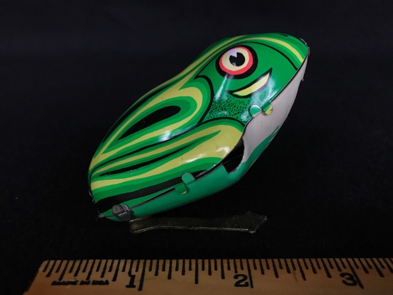 lot 17A image: Vintage Tin Lithograph Wind Up Frog