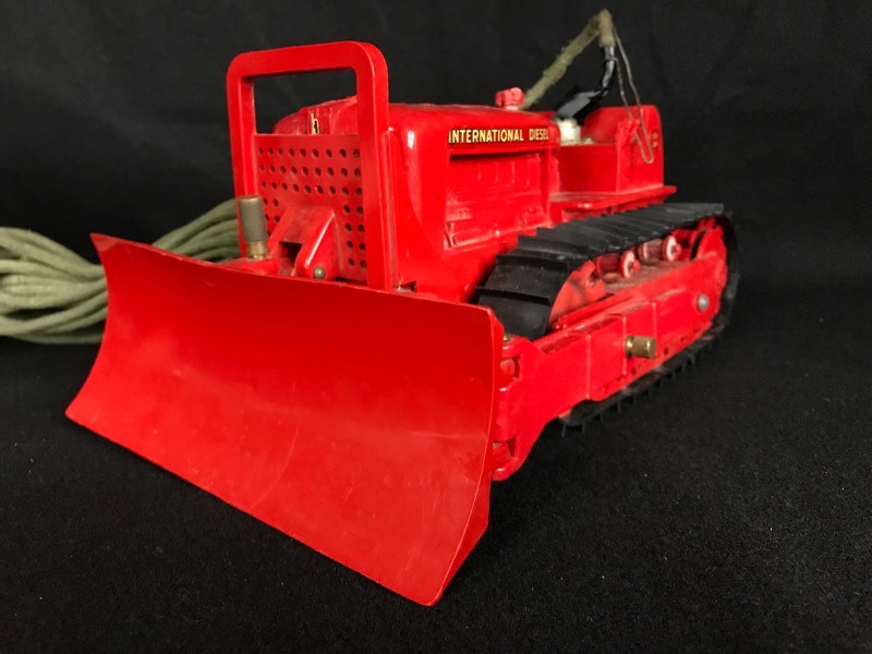lot 50 image: Vintage Remote Control Crawler Tractor