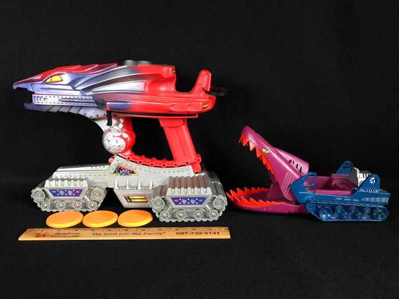 lot 61 image: Vintage Blaster Hawk  Land Shark