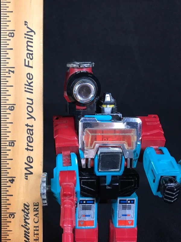lot 69 image: Vintage Perceptor Autobot G1 Transformer
