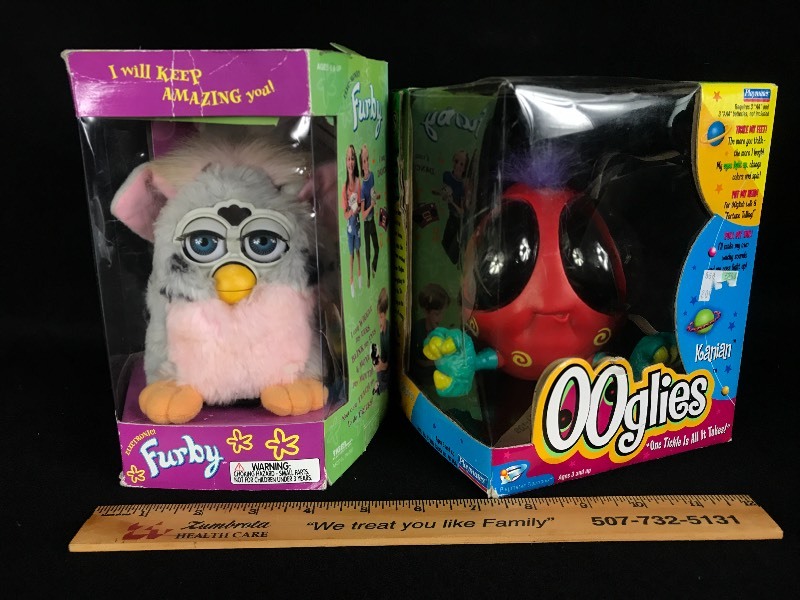 lot 75 image: Vintage Tiger Furby Model 70-800  Playmates Kanian Ooglie