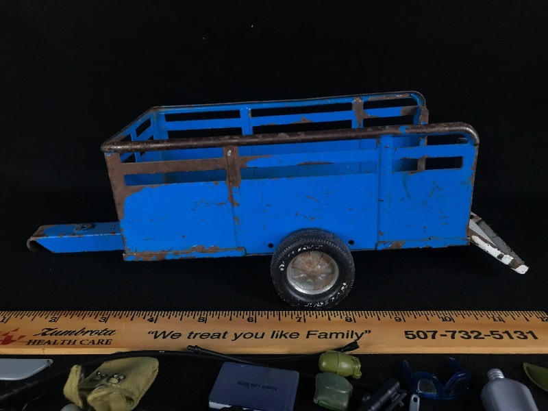 lot 74 image: Vintage Trailer  Vintage Toy Army Gear