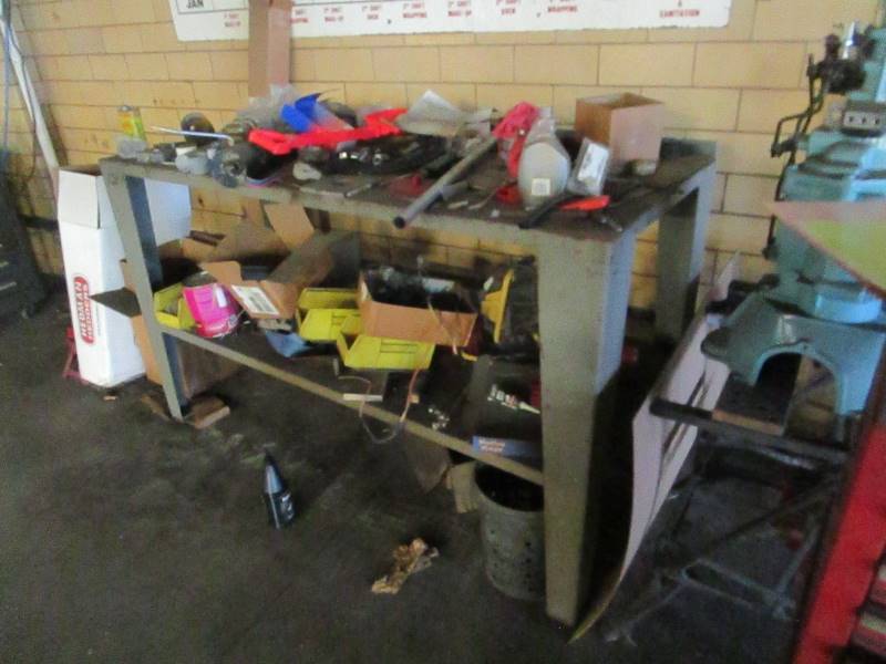 lot 22 image: Steel Workbench
