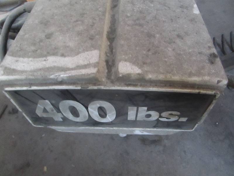 lot 58 image: 400 lb. Electric Hoist