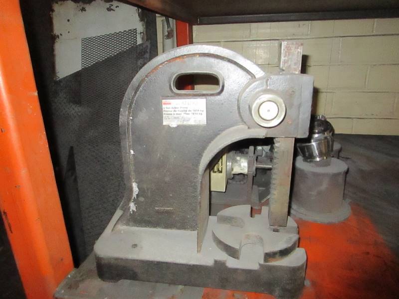 lot 64 image: Dayton 2 Ton Arbor Press