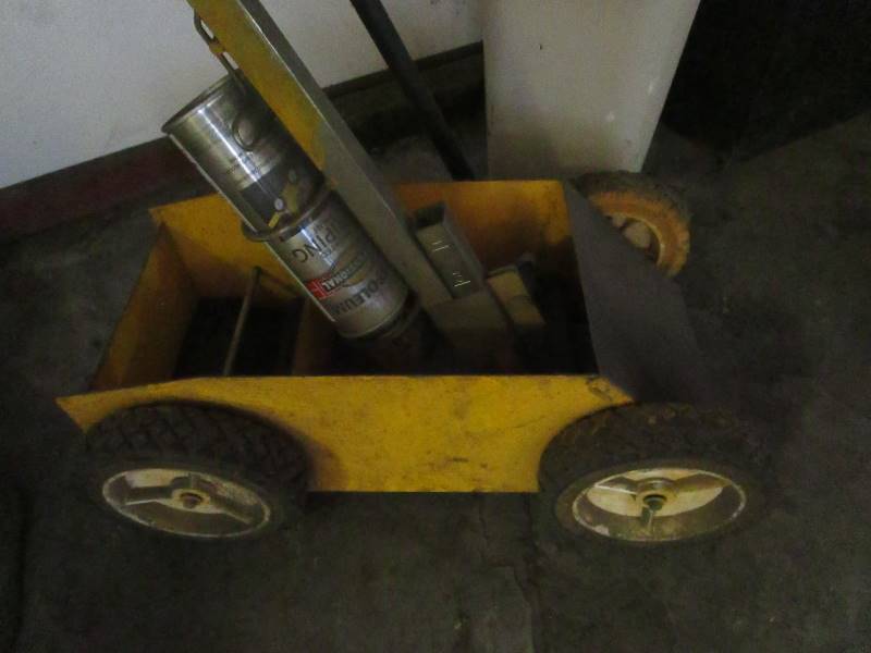 lot 90 image: Striping Machine