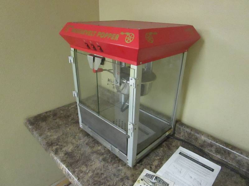 lot 100 image: Popcorn Machine