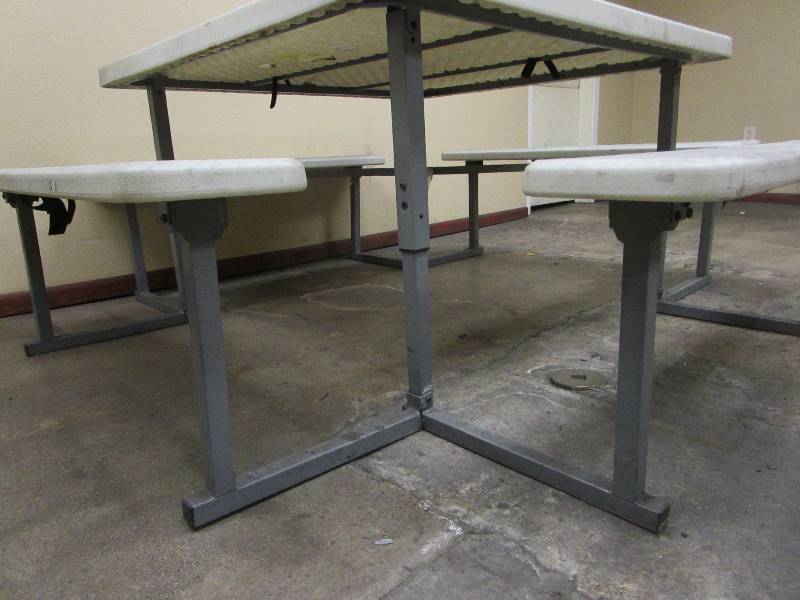 lot 102 image: 4 Sided Breakroom Table