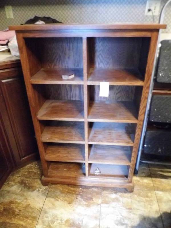 lot 46 image: Shelf
