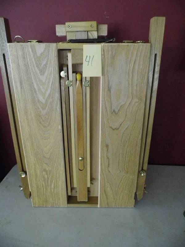 lot 41 image: Art Easel