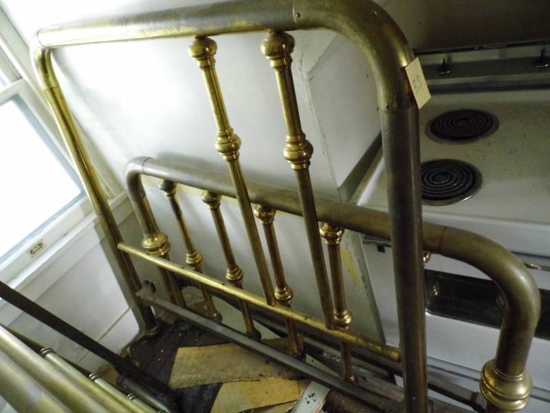lot 33 image: Brass Bed