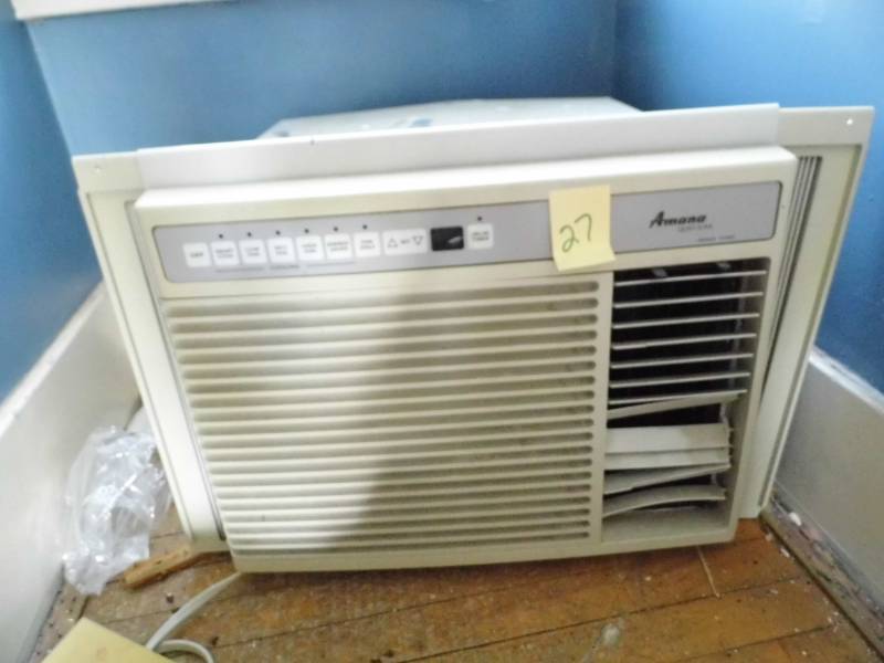 lot 27 image: Amana Air Conditoner