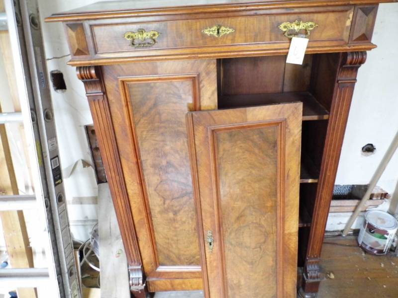 lot 6 image: Wardrobe