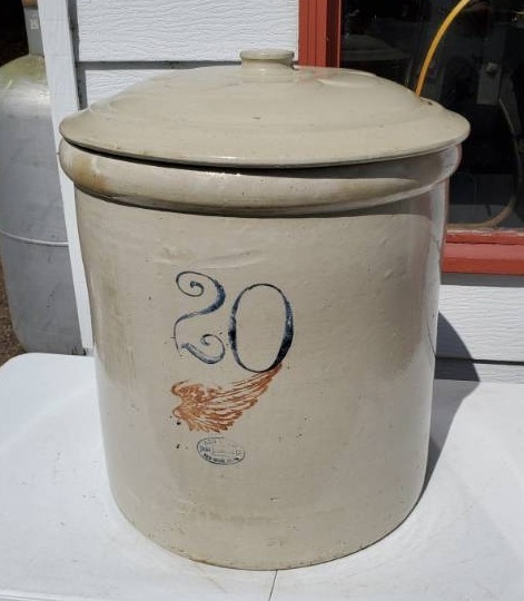 lot 1 image: 20 Gallon Union Stoneware Company Red Wing Crock with Lid
