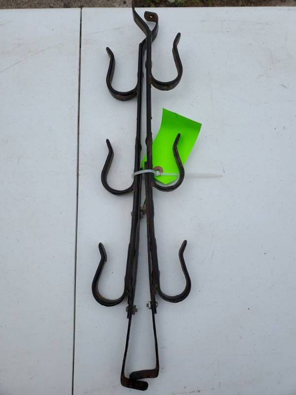 lot 36 image: Back Window Rack