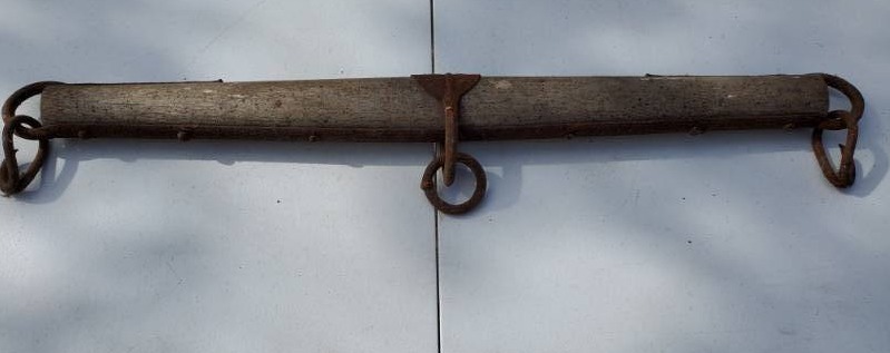 lot 40 image: Vintage Wood Yoke Balancer