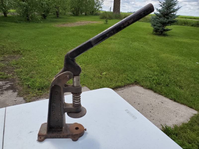 lot 55 image: Defiance Button Machine Press