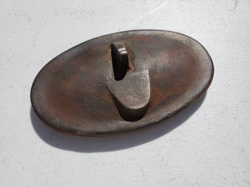 lot 61 image: Vintage Case Tractor Radiator Cap