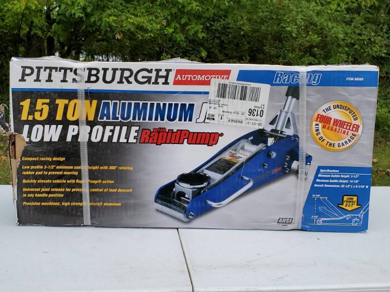 lot 83 image: Pittsburgh Tools Automotive 1.5 Ton Jack