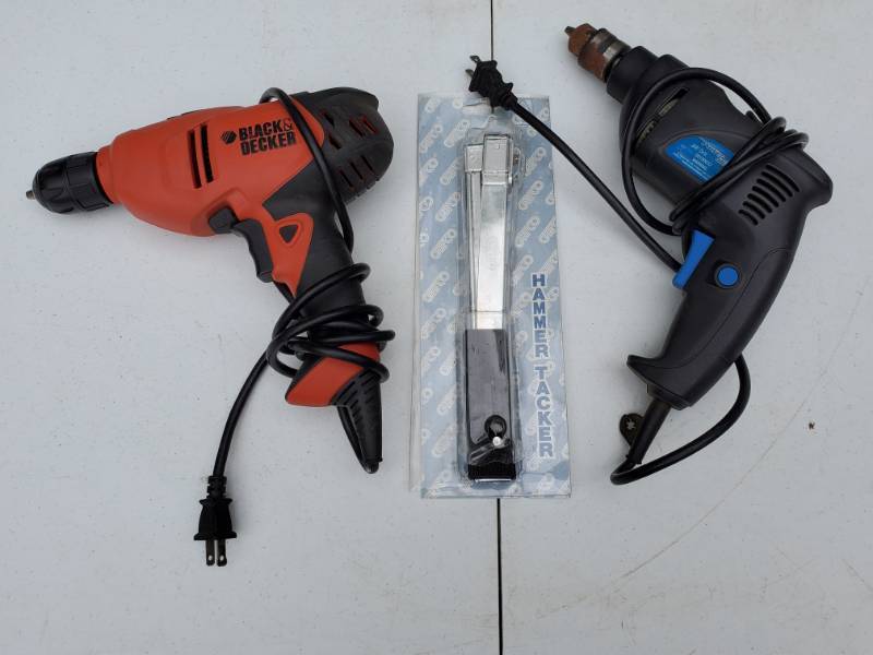 lot 88 image: 2 Electric Drills & Tack Hammer