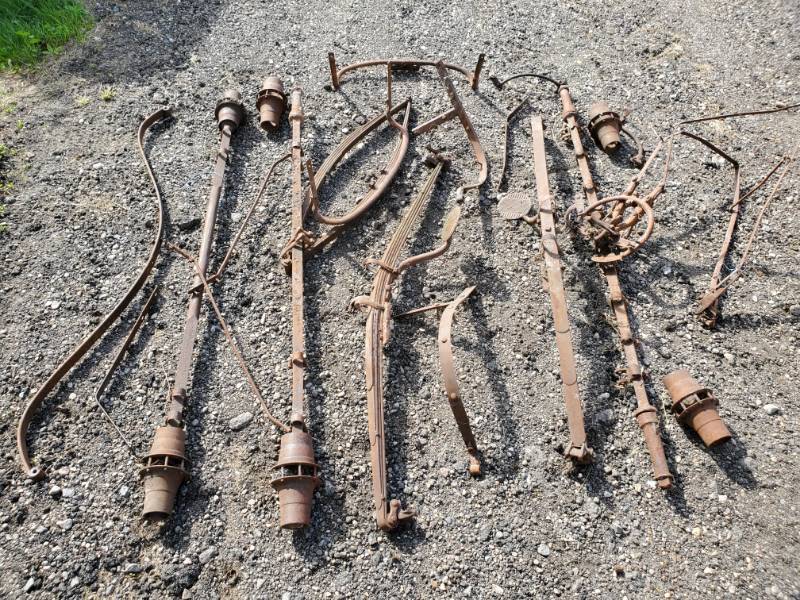 lot 127 image: Parts for a old Horse Buggy